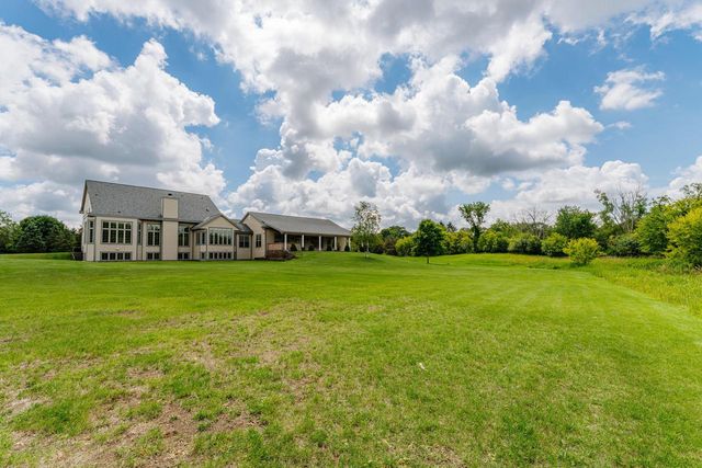 3976 Woodridge COURT, Richfield, WI 53017