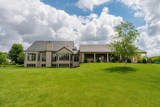 3976 Woodridge COURT, Richfield, WI 53017