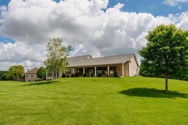 3976 Woodridge COURT, Richfield, WI 53017