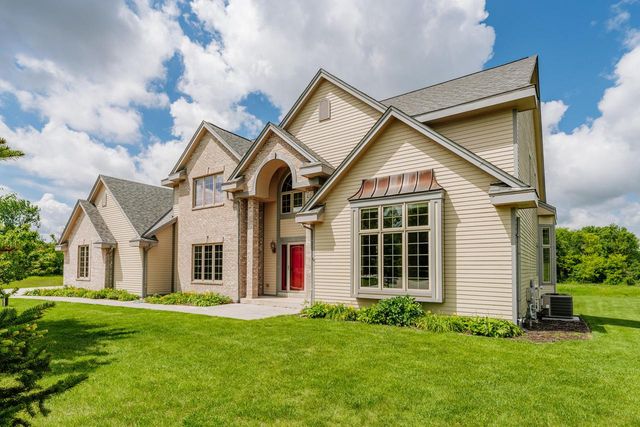 3976 Woodridge COURT, Richfield, WI 53017