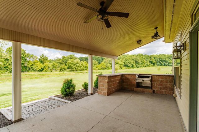 3976 Woodridge COURT, Richfield, WI 53017