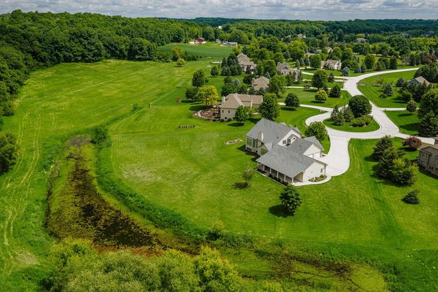 3976 Woodridge COURT, Richfield, WI 53017