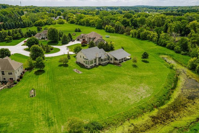 3976 Woodridge COURT, Richfield, WI 53017