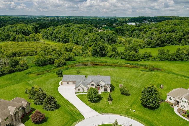 3976 Woodridge COURT, Richfield, WI 53017