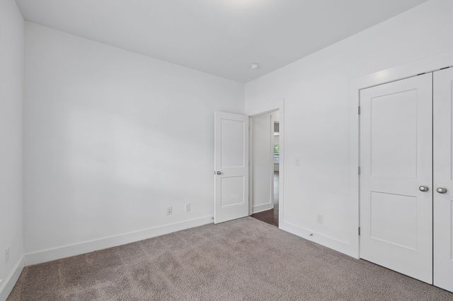 220 Hermitage Point Dr, Hermitage, TN 37076