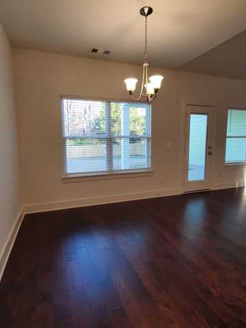 220 Hermitage Point Dr, Hermitage, TN 37076