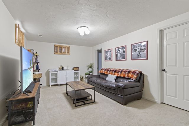 632 Washington St G6, Braintree, MA 02184