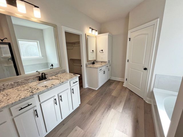 242 Kings Wood Avenue, Thibodaux, LA 70301