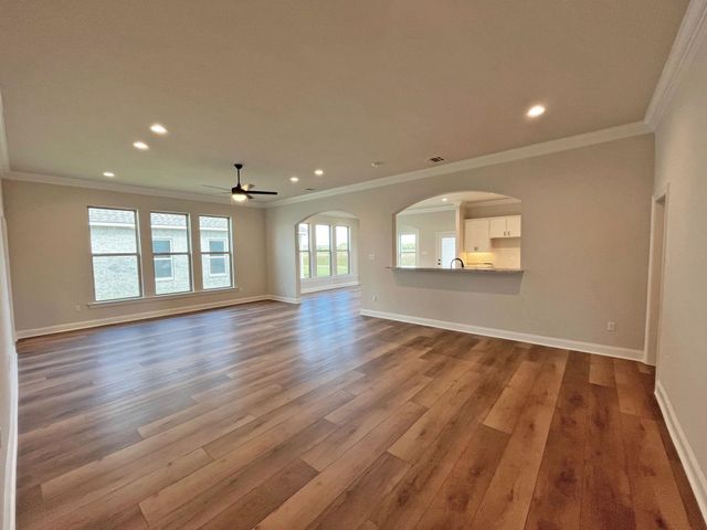 242 Kings Wood Avenue, Thibodaux, LA 70301