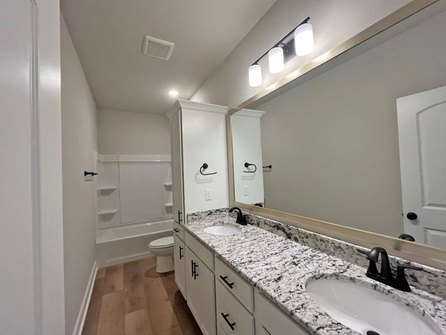 242 Kings Wood Avenue, Thibodaux, LA 70301