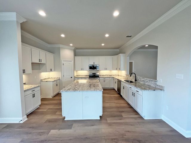 242 Kings Wood Avenue, Thibodaux, LA 70301