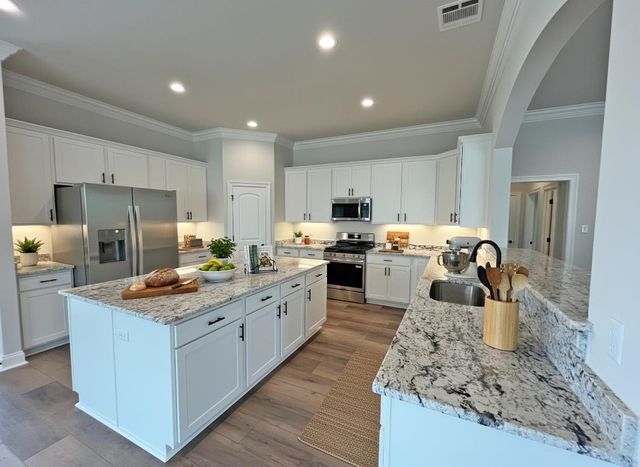 242 Kings Wood Avenue, Thibodaux, LA 70301