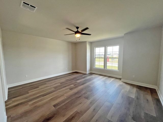 242 Kings Wood Avenue, Thibodaux, LA 70301