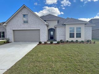 242 Kings Wood Avenue, Thibodaux, LA 70301