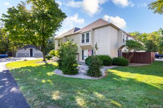 8095 Colony Drive 23, Grosse Ile Township, MI 48138