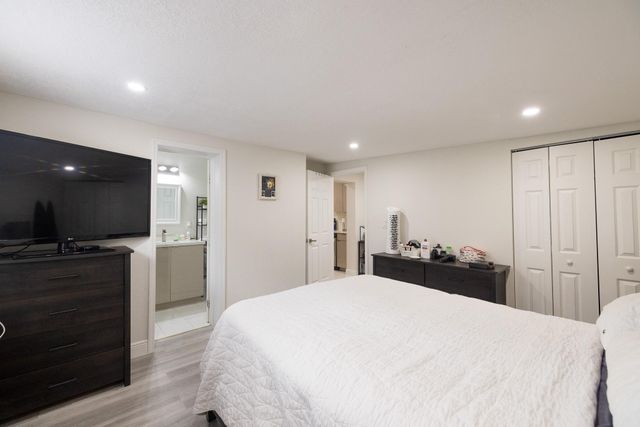 140 NW 46th St, Oakland Park, FL 33309