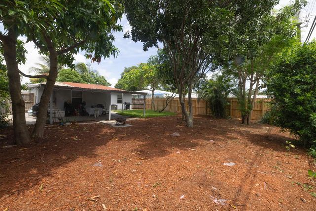 140 NW 46th St, Oakland Park, FL 33309