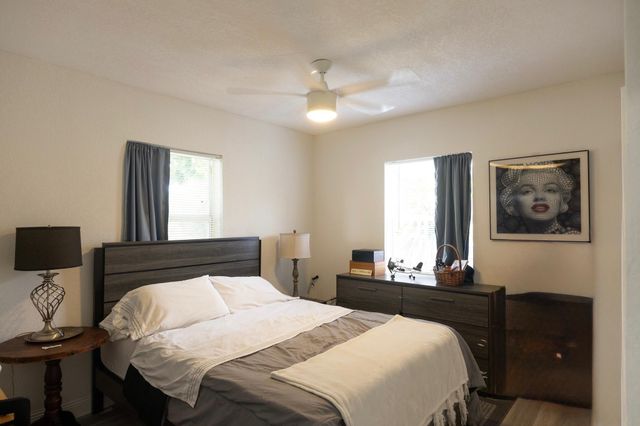 140 NW 46th St, Oakland Park, FL 33309