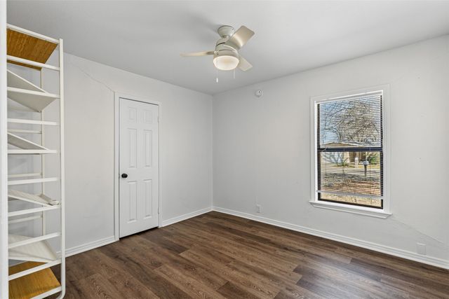 204 S Crites Street, Granbury, TX 76048
