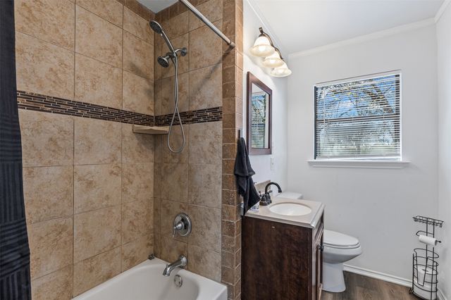 204 S Crites Street, Granbury, TX 76048