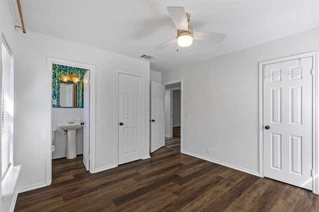 204 S Crites Street, Granbury, TX 76048