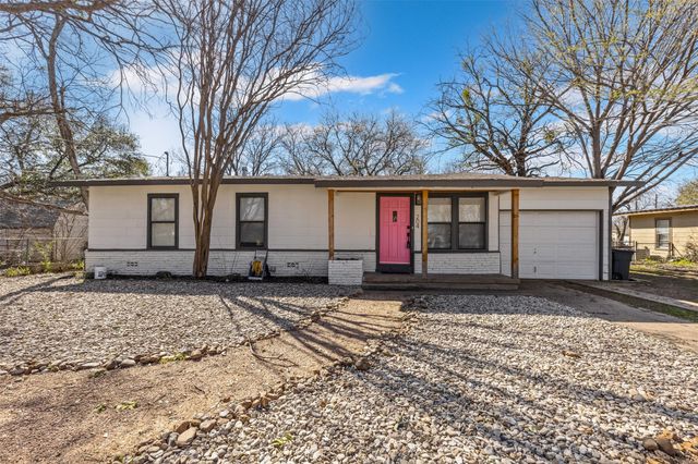 204 S Crites Street, Granbury, TX 76048