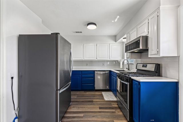 204 S Crites Street, Granbury, TX 76048