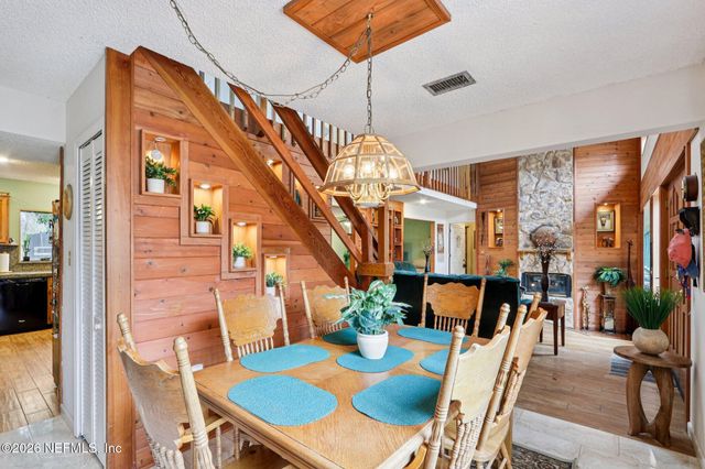 98 SWIMMING PEN Drive, Middleburg, FL 32068