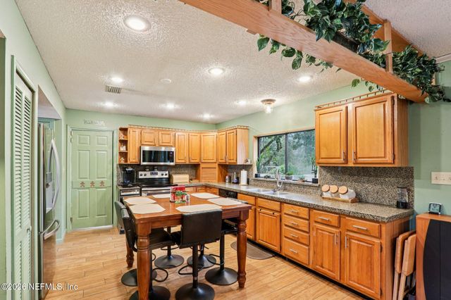 98 SWIMMING PEN Drive, Middleburg, FL 32068