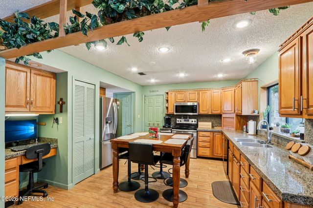 98 SWIMMING PEN Drive, Middleburg, FL 32068