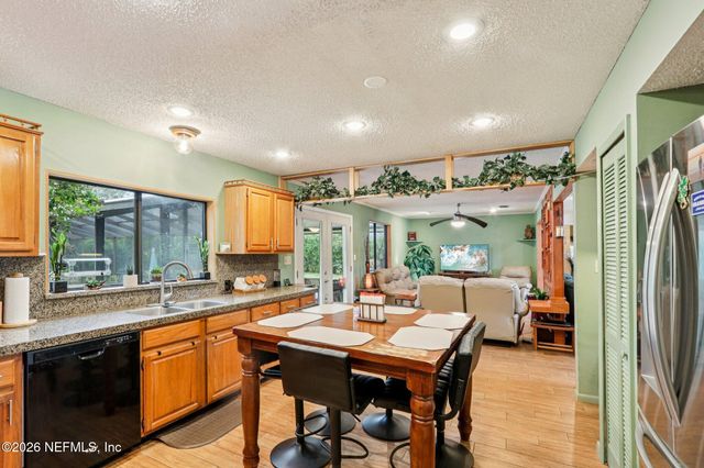 98 SWIMMING PEN Drive, Middleburg, FL 32068