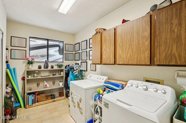 98 SWIMMING PEN Drive, Middleburg, FL 32068