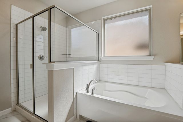 160 Arrow Wood Road, Waxahachie, TX 75165