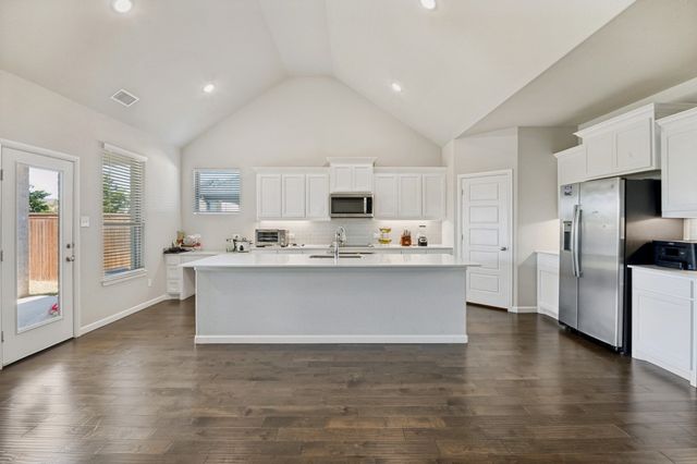 160 Arrow Wood Road, Waxahachie, TX 75165