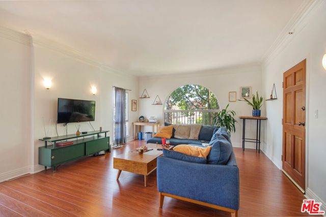 251 N Kenmore Avenue, Los Angeles, CA 90004