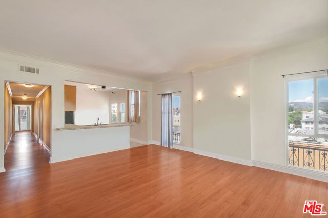 251 N Kenmore Avenue, Los Angeles, CA 90004