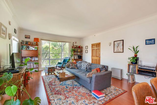 251 N Kenmore Avenue, Los Angeles, CA 90004