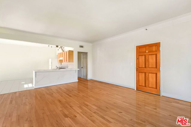 251 N Kenmore Avenue, Los Angeles, CA 90004