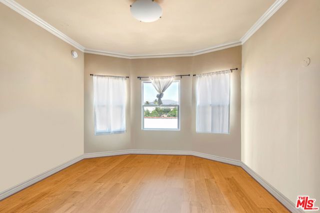 251 N Kenmore Avenue, Los Angeles, CA 90004