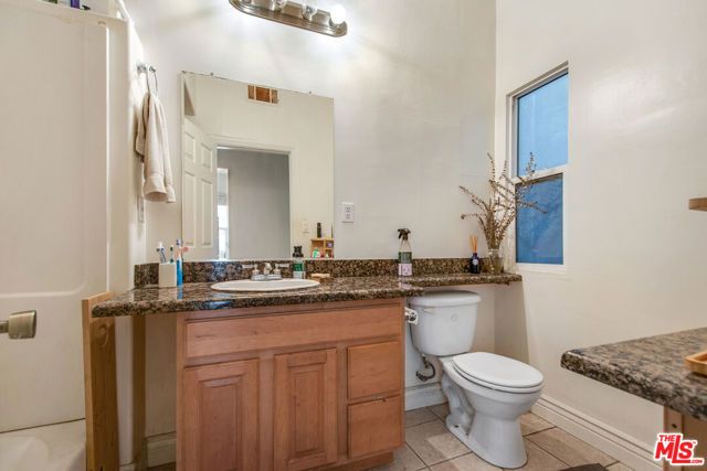 251 N Kenmore Avenue, Los Angeles, CA 90004