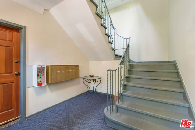 251 N Kenmore Avenue, Los Angeles, CA 90004