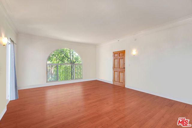 251 N Kenmore Avenue, Los Angeles, CA 90004