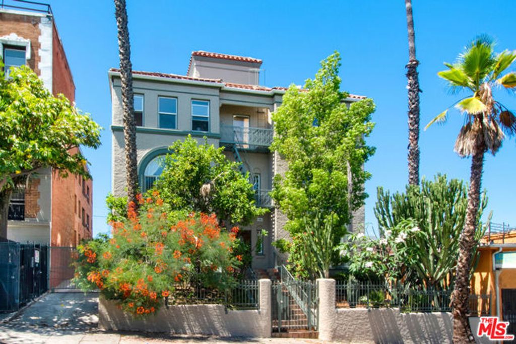 251 N Kenmore Avenue, Los Angeles, CA 90004