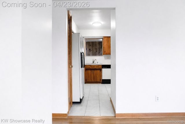 6206 Berwyn Street, Dearborn Heights, MI 48127