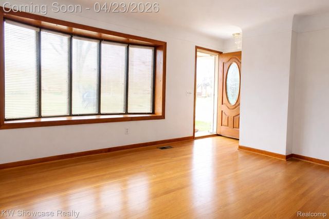 6206 Berwyn Street, Dearborn Heights, MI 48127