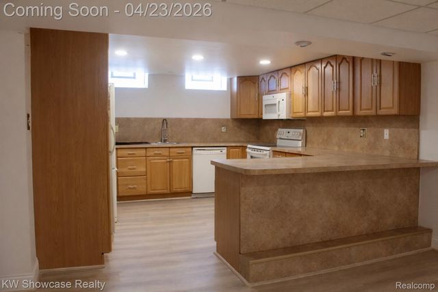 6206 Berwyn Street, Dearborn Heights, MI 48127