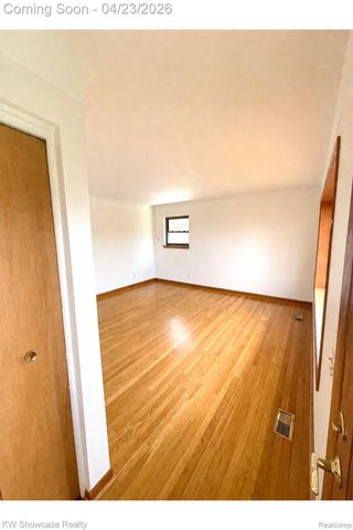 6206 Berwyn Street, Dearborn Heights, MI 48127