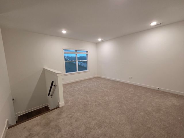 155 HAZEL CREST DR, Oakland, TN 38060