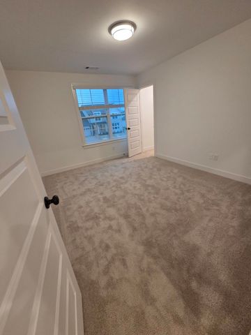 155 HAZEL CREST DR, Oakland, TN 38060