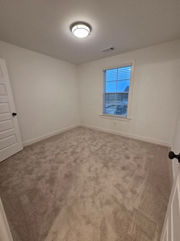 155 HAZEL CREST DR, Oakland, TN 38060